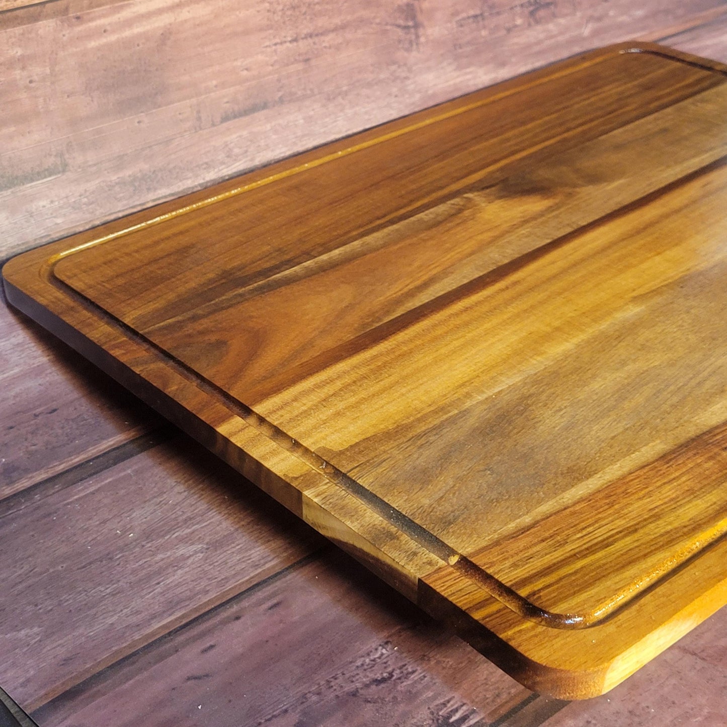 Fine Acacia Wood 18"w x 14"h Cutting/Serving/Charcuterie Board w/ Juice Grooves